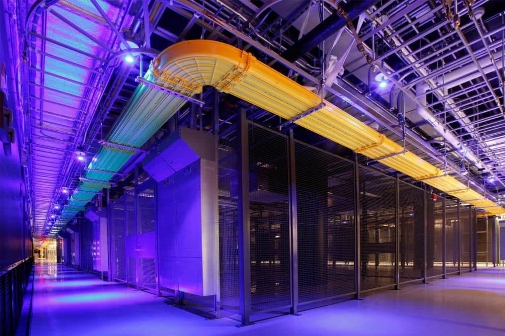 Hybrid Server Background